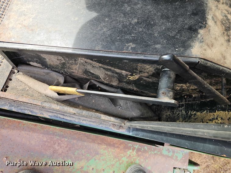 image for item EB8270 1979 John Deere 6620 combine