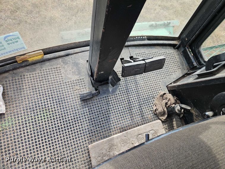 image for item EB8270 1979 John Deere 6620 combine