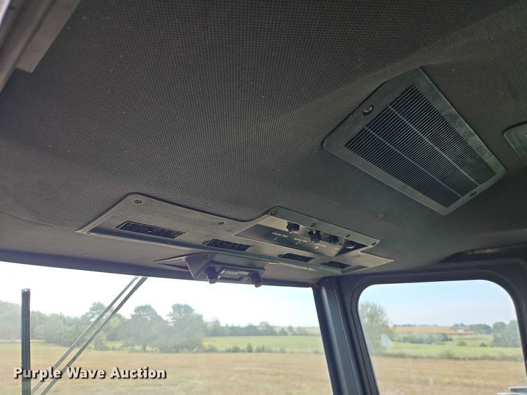 image for item EB8270 1979 John Deere 6620 combine