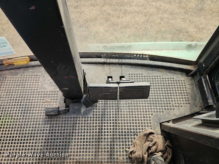 image for item EB8270 1979 John Deere 6620 combine