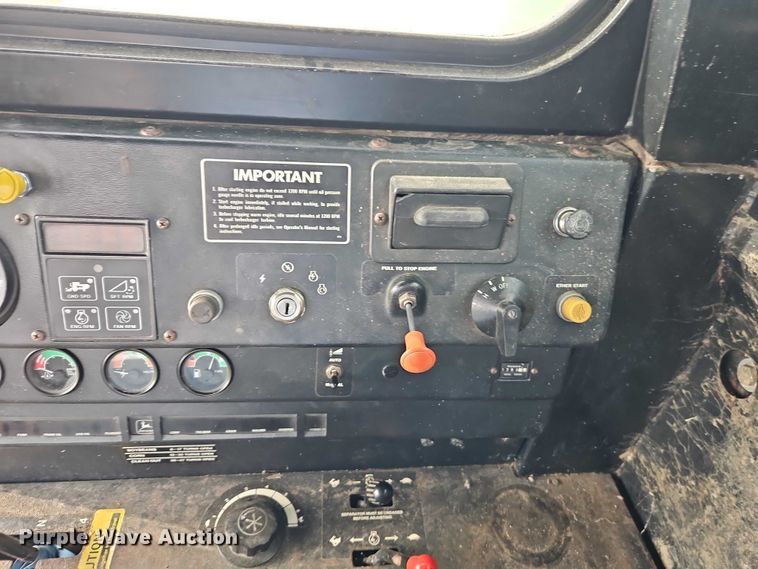 image for item EB8270 1979 John Deere 6620 combine