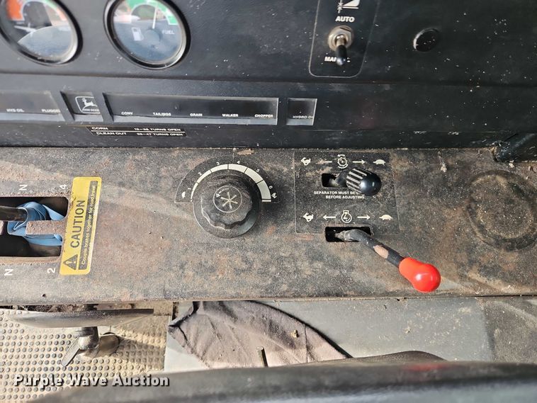 image for item EB8270 1979 John Deere 6620 combine