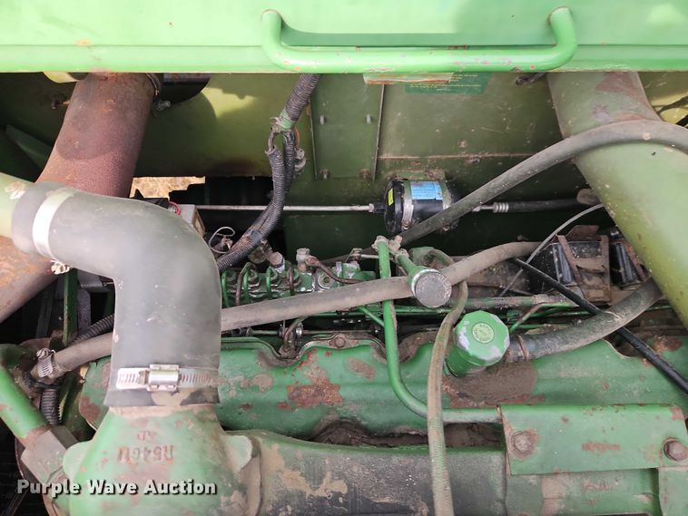 image for item EB8270 1979 John Deere 6620 combine