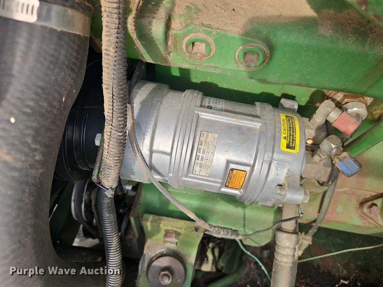 image for item EB8270 1979 John Deere 6620 combine