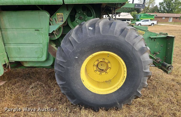 image for item EB8270 1979 John Deere 6620 combine