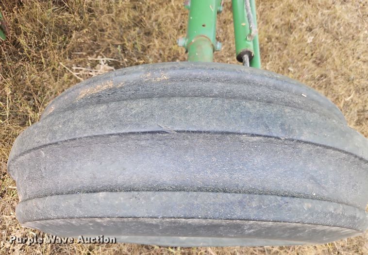 image for item EB8270 1979 John Deere 6620 combine