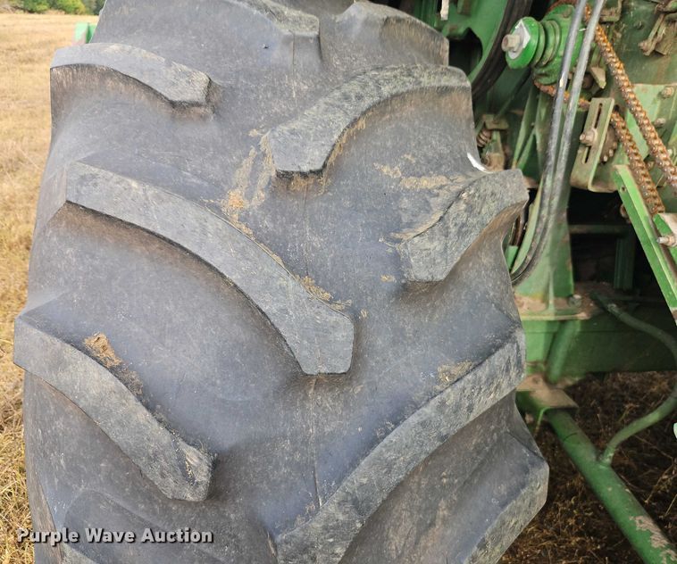 image for item EB8270 1979 John Deere 6620 combine