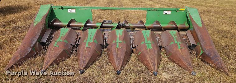 image for item EB8272 John Deere 643 corn head