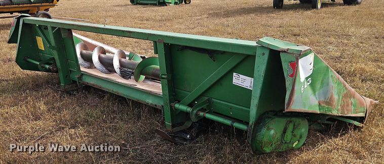 image for item EB8272 John Deere 643 corn head