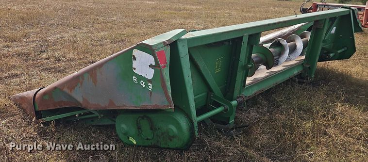 image for item EB8272 John Deere 643 corn head