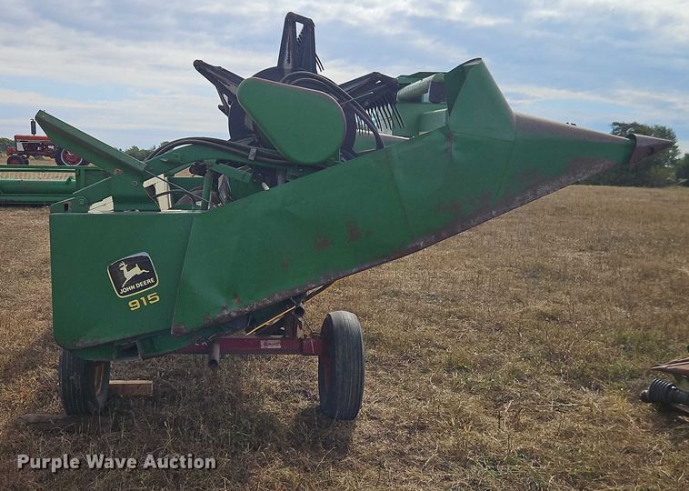 image for item EB8273 John Deere 915 rigid head