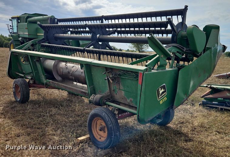 image for item EB8273 John Deere 915 rigid head