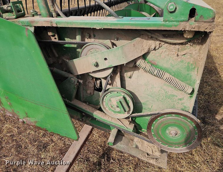 image for item EB8273 John Deere 915 rigid head
