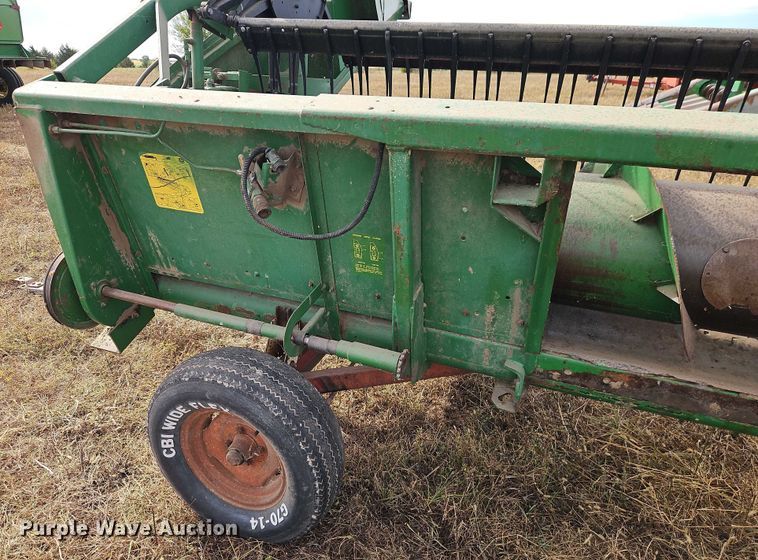 image for item EB8273 John Deere 915 rigid head