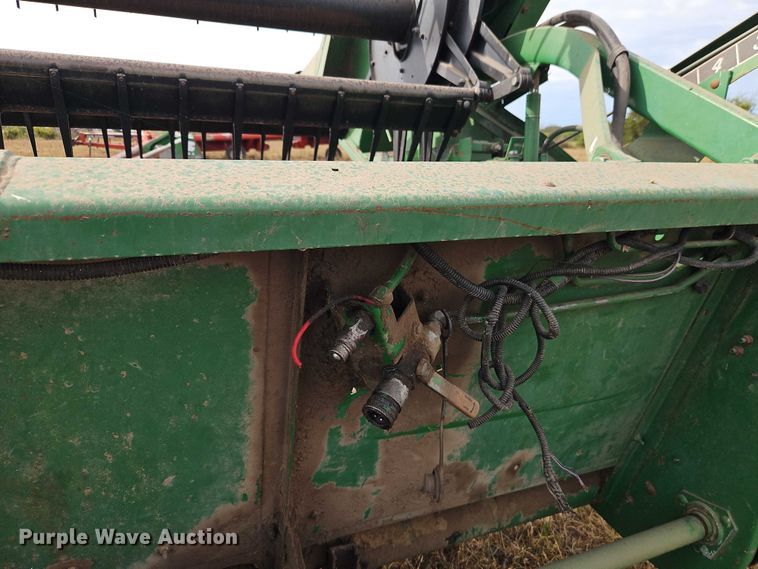 image for item EB8273 John Deere 915 rigid head