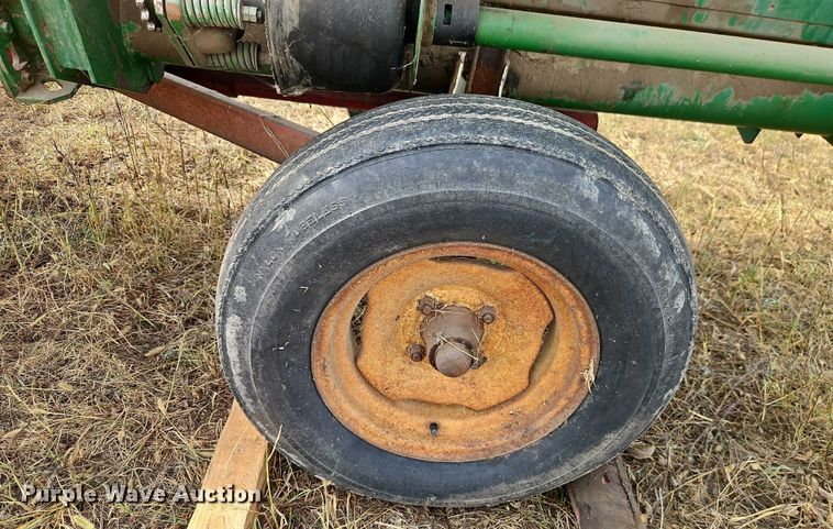 image for item EB8273 John Deere 915 rigid head