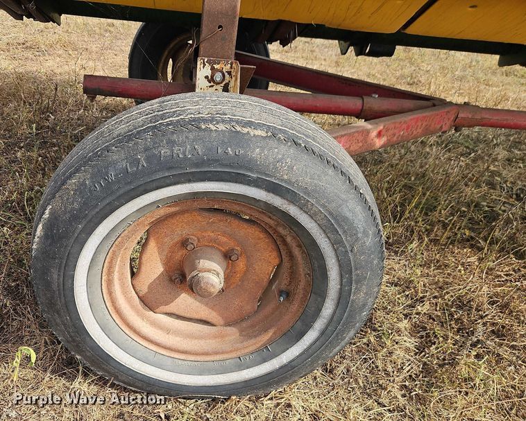 image for item EB8273 John Deere 915 rigid head