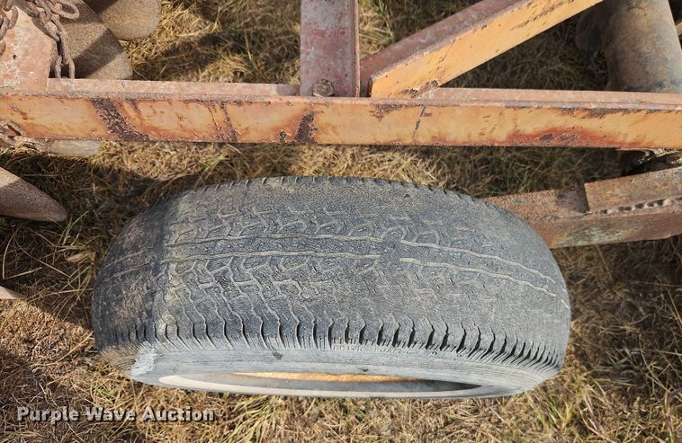 image for item EB8274 International Harvester 370 tandem disk