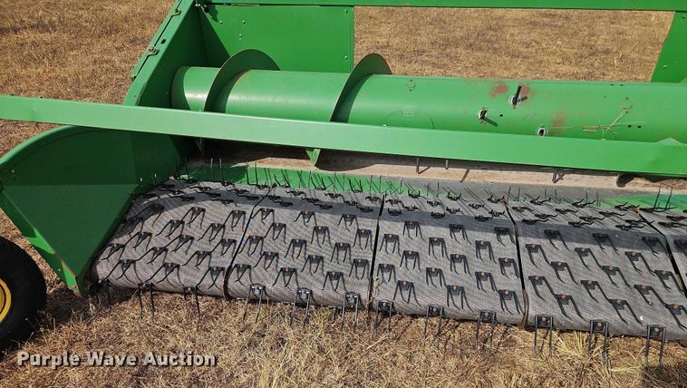 image for item EB8275 John Deere 912 pickup head