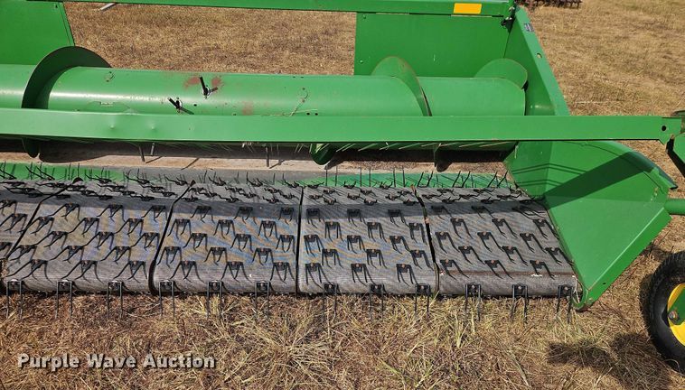 image for item EB8275 John Deere 912 pickup head