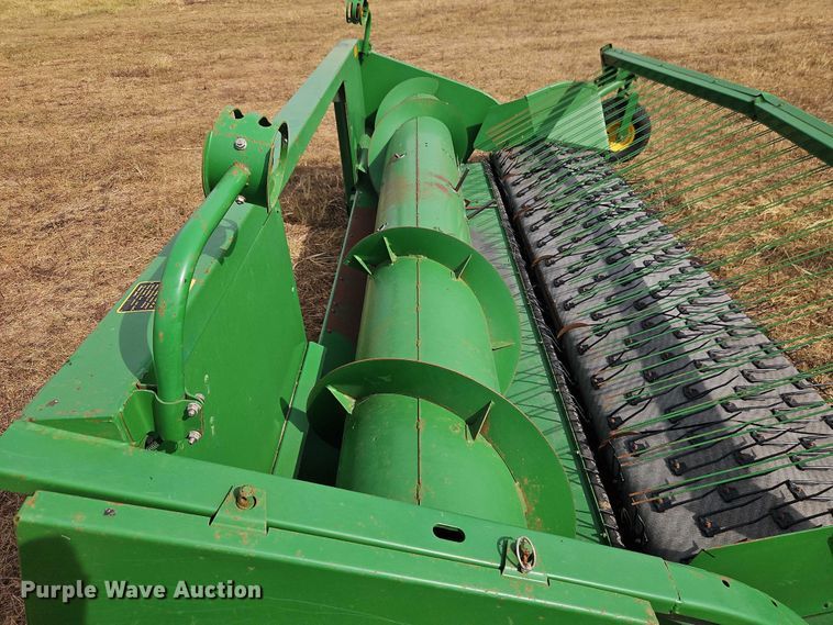 image for item EB8275 John Deere 912 pickup head