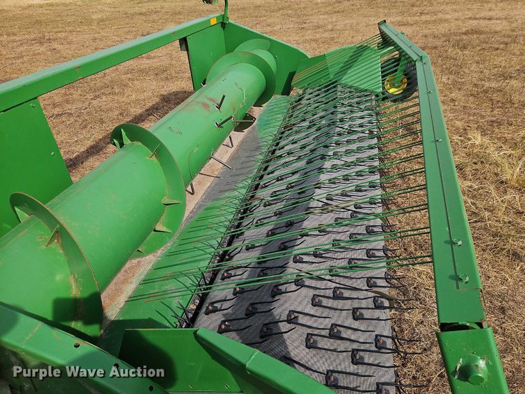 image for item EB8275 John Deere 912 pickup head