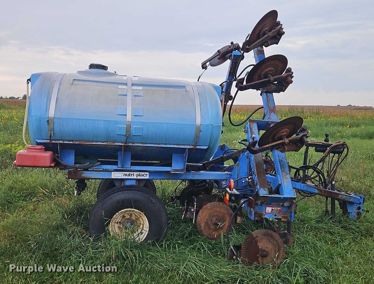 image for item EB8321 Case 2800 liquid fertilizer applicator