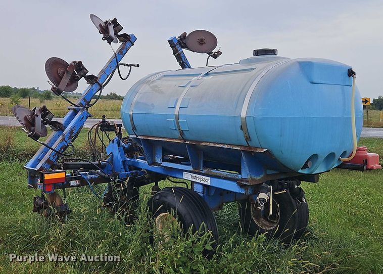 image for item EB8321 Case 2800 liquid fertilizer applicator