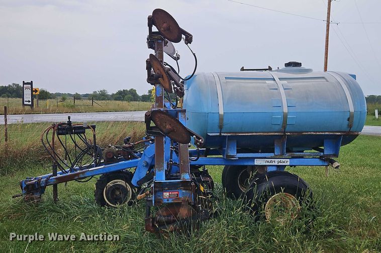 image for item EB8321 Case 2800 liquid fertilizer applicator