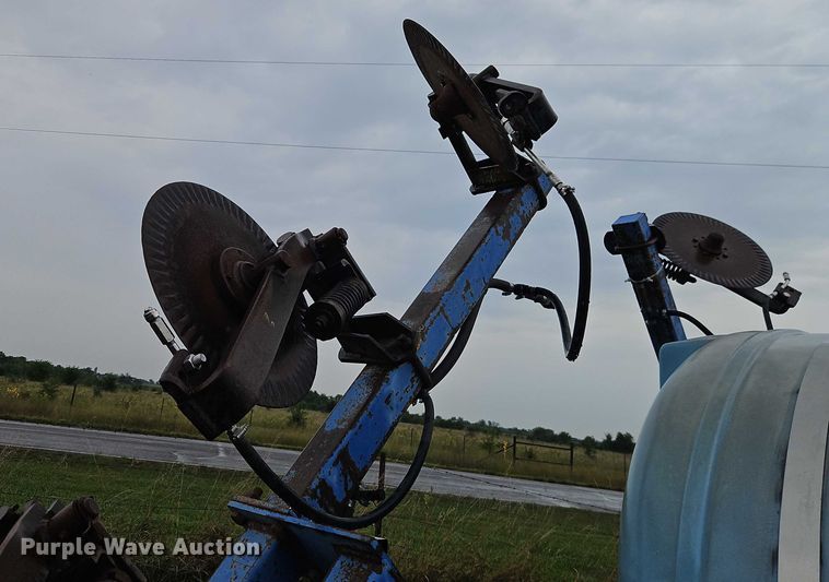 image for item EB8321 Case 2800 liquid fertilizer applicator