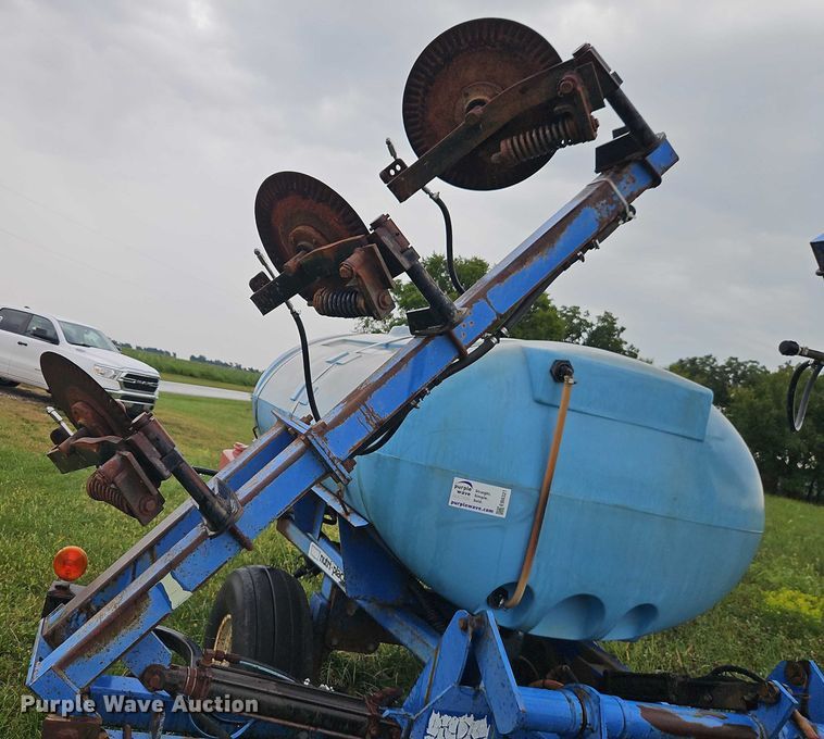 image for item EB8321 Case 2800 liquid fertilizer applicator