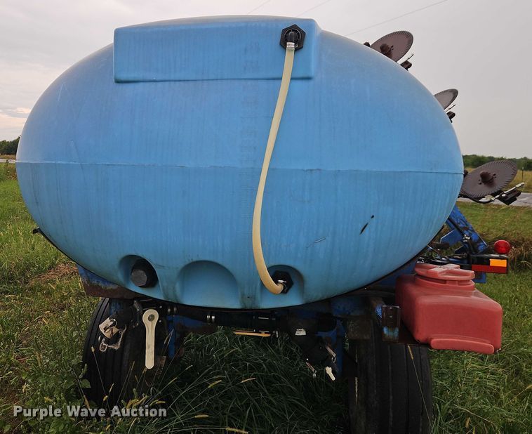 image for item EB8321 Case 2800 liquid fertilizer applicator