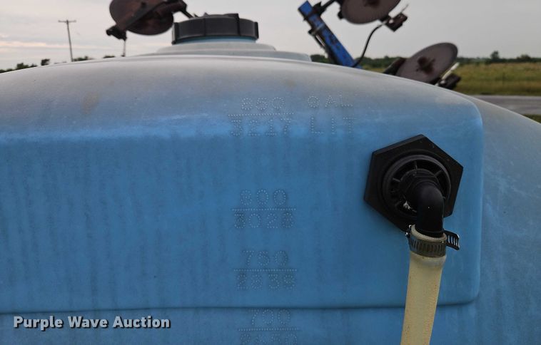 image for item EB8321 Case 2800 liquid fertilizer applicator