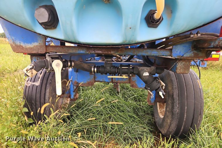 image for item EB8321 Case 2800 liquid fertilizer applicator
