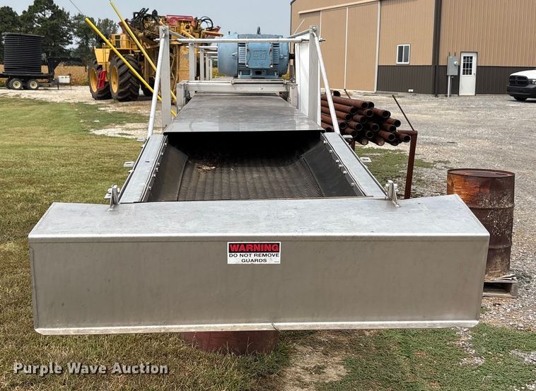 image for item EC4407 Adams BLO-24-54 fertilizer conveyor