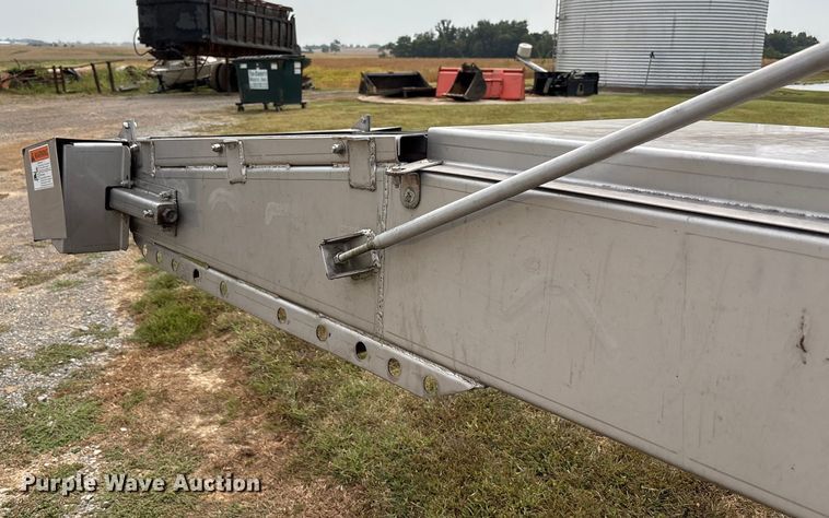 image for item EC4407 Adams BLO-24-54 fertilizer conveyor