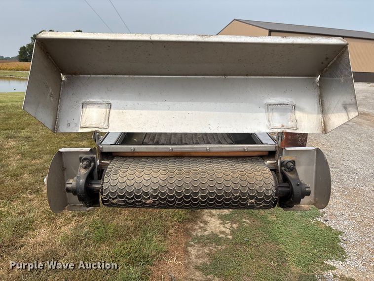 image for item EC4407 Adams BLO-24-54 fertilizer conveyor
