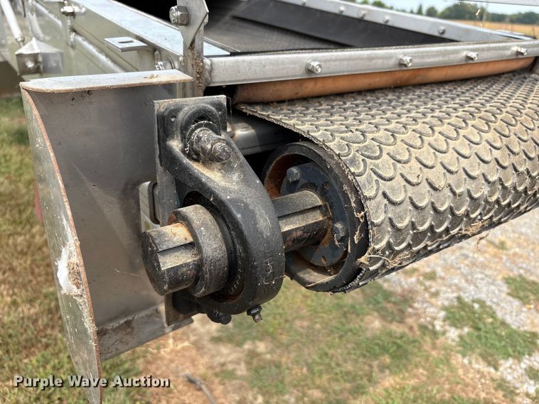 image for item EC4407 Adams BLO-24-54 fertilizer conveyor