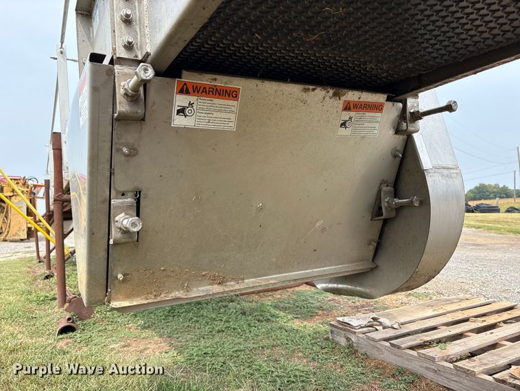 image for item EC4407 Adams BLO-24-54 fertilizer conveyor