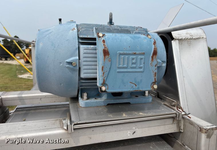 image for item EC4407 Adams BLO-24-54 fertilizer conveyor