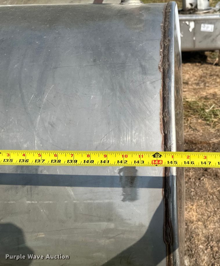 image for item ED1516 (7) stainless steel tanks