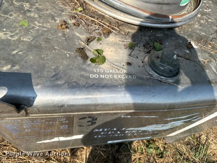 image for item ED1516 (7) stainless steel tanks