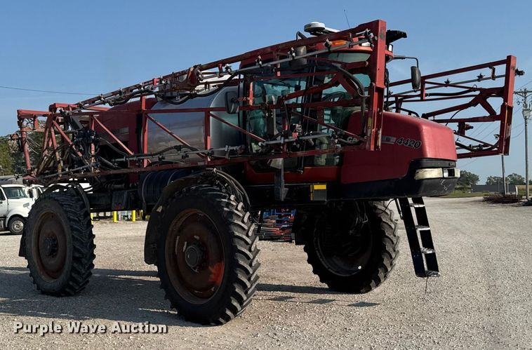 image for item ED1518 2011 Case 4420 Patriot sprayer