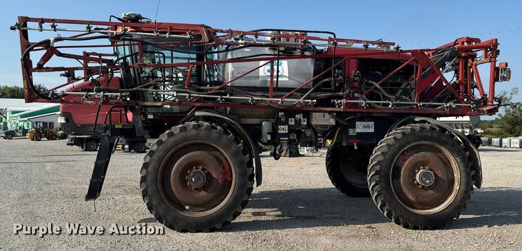 image for item ED1518 2011 Case 4420 Patriot sprayer
