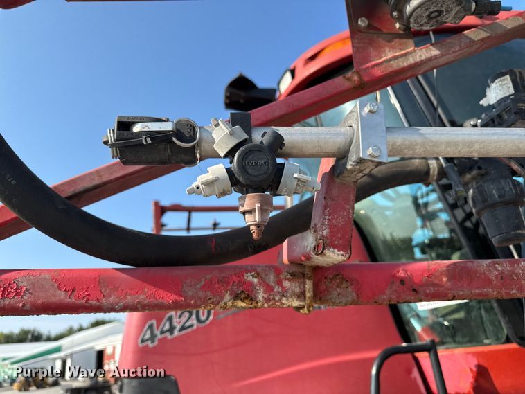 image for item ED1518 2011 Case 4420 Patriot sprayer