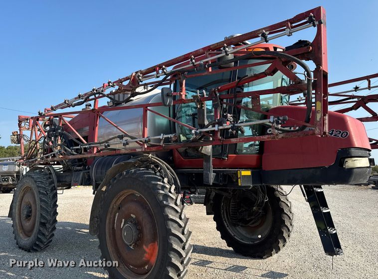 image for item ED1518 2011 Case 4420 Patriot sprayer