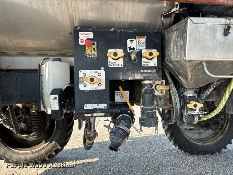 image for item ED1518 2011 Case 4420 Patriot sprayer