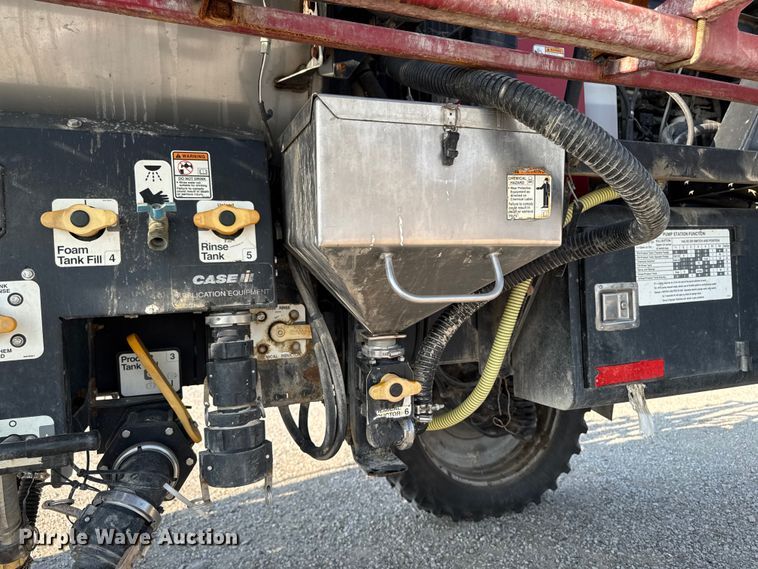 image for item ED1518 2011 Case 4420 Patriot sprayer