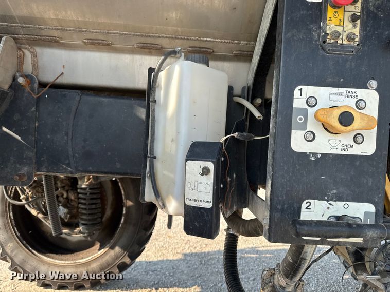 image for item ED1518 2011 Case 4420 Patriot sprayer