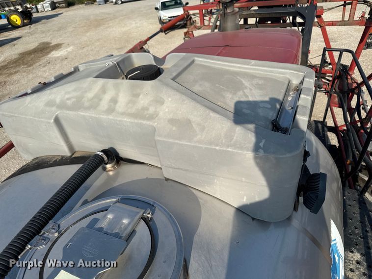 image for item ED1518 2011 Case 4420 Patriot sprayer